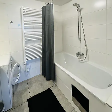 Brand New Apartment, Location-near Vic/danube