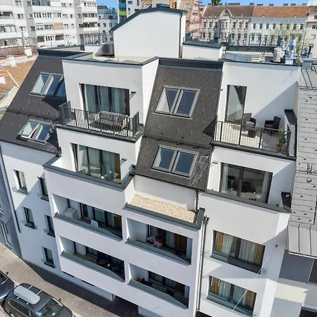 Apartment Paid Parking - 1 Minute To Public Transport - 3 Min To Supermarket And Pharmacy