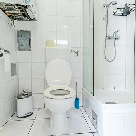 Vibes: 1br Apt, 10 Min To Westbahnhof Apartment