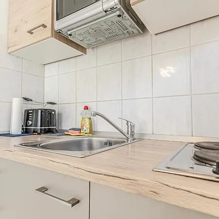 Apartment Vibes: 1br Apt, 10 Min To Westbahnhof *