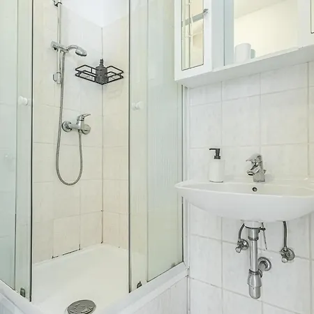 Vibes: 1br Apt, 10 Min To Westbahnhof