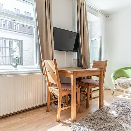 Vibes: 1br Apt, 10 Min To Westbahnhof Apartment *