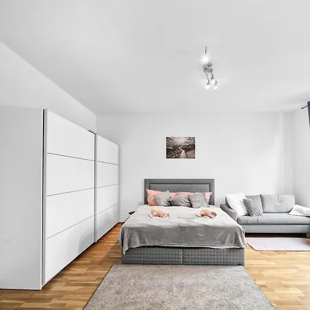 First District Access Apartment *