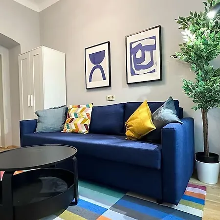 5 Bedroom I Winter Garden I Near Metro Vienna