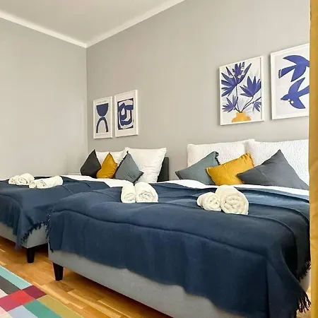 5 Bedroom I Winter Garden I Near Metro *
