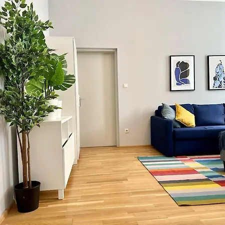 5 Bedroom I Winter Garden I Near Metro Vienna