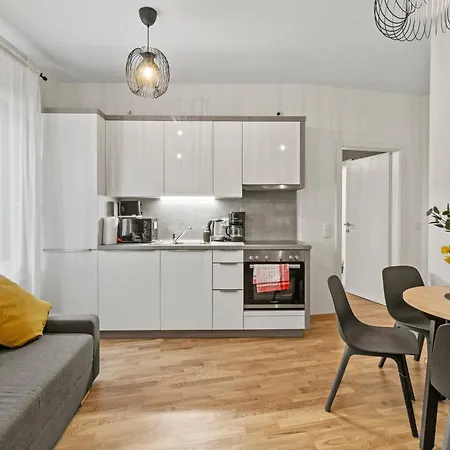 Apartment Paid Parking - 1 Minute To Public Transport - 3 Min To Supermarket And Pharmacy