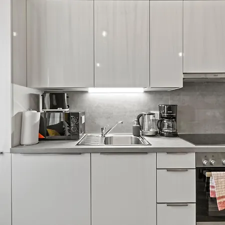 Apartment Paid Parking - 1 Minute To Public Transport - 3 Min To Supermarket And Pharmacy