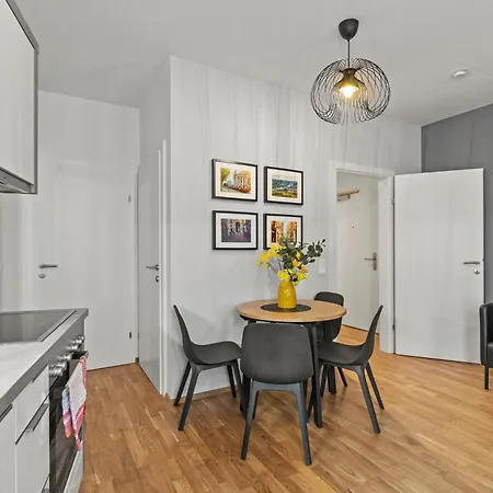 Apartment Paid Parking - 1 Minute To Public Transport - 3 Min To Supermarket And Pharmacy *
