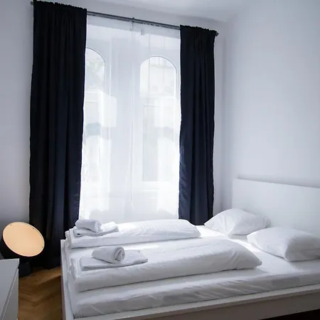 Porzellangarten I Contactless Check-in Apartment Vienna