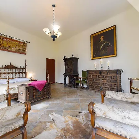 Urania Hotel 3*