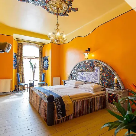 Hotel Urania 3*