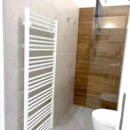 Apartment Traumhafte Fuer 2, Walk In Dusche, Extra Kueche, Nespresso, Zentral Vienna