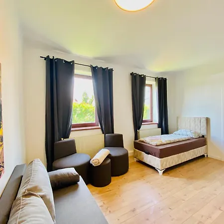 Family House In Am Schopfwerk Area Viena