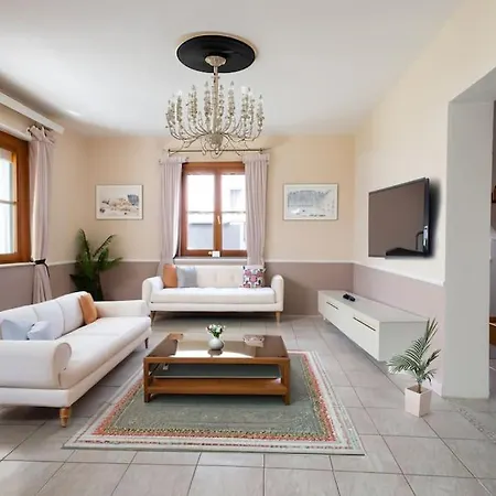 4-bedroom House & Large Garden Vienna
