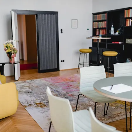 Small Luxury Altstadt 4* Wenen