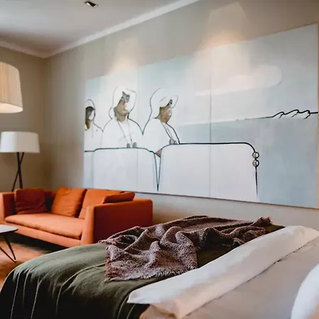 Small Luxury Altstadt 4*