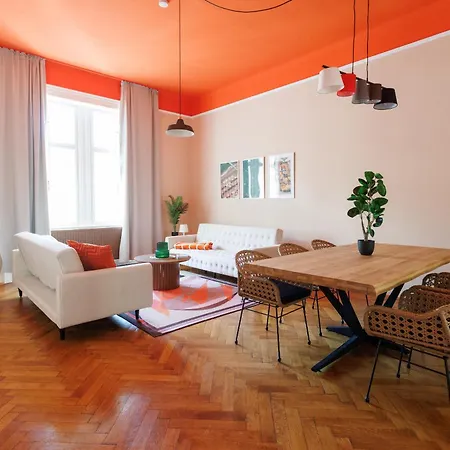 Apartment 4ty3 - Stadtpark Is Calling