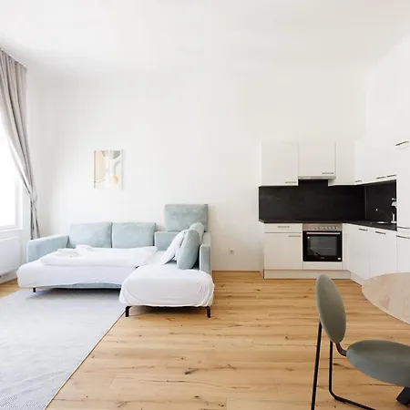 Apartment 4ty3 - Stadtpark Is Calling