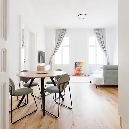4ty3 - Stadtpark Is Calling Apartment