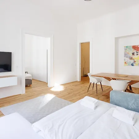 4ty3 - Stadtpark Is Calling Apartment