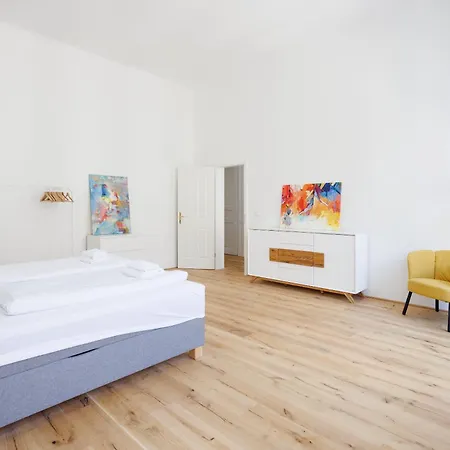Apartment 4ty3 - Stadtpark Is Calling *