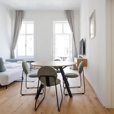 Apartment 4ty3 - Stadtpark Is Calling *