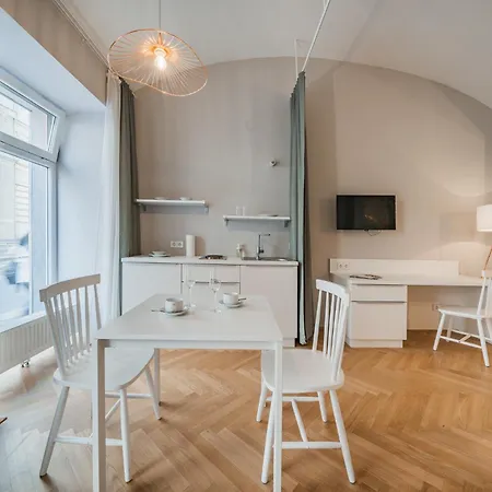 Easy Flat Living *
