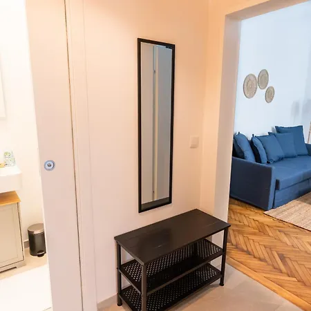 1020 Apartment *