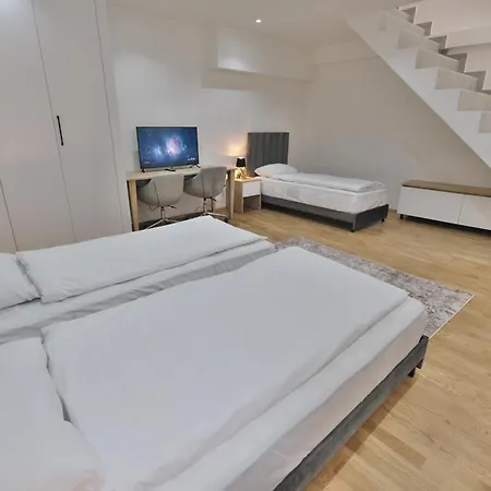 Lotus Apartment *