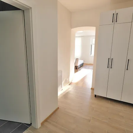 Lotus Apartment *