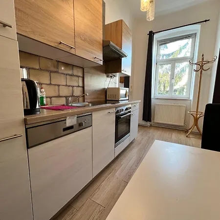 Welcoming 3br Shared Apt-near Bahnhof Meidling Apartment *
