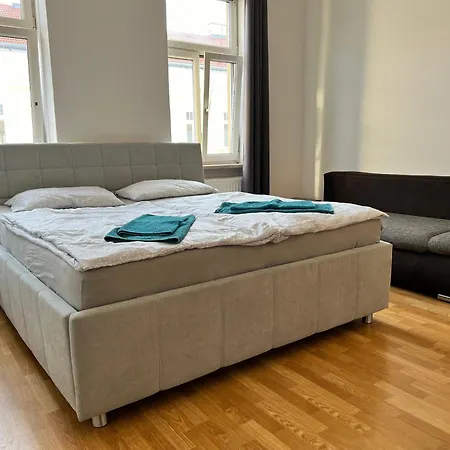 Welcoming 3br Shared Apt-near Bahnhof Meidling