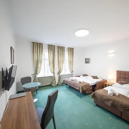 Hotel Bergwirt Schönbrunn Wien
