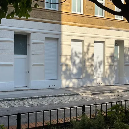 Newly Renovated Boutique * Vienna