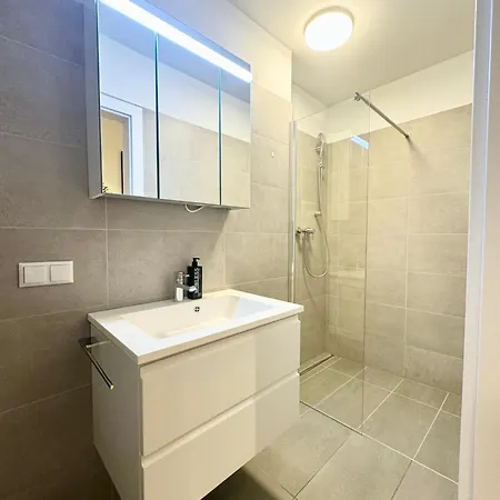 Apartment Mit Balkon