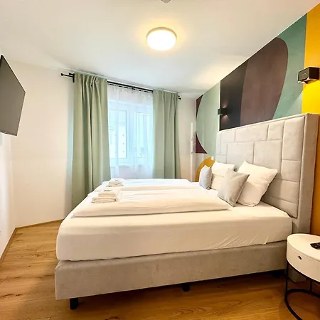 Apartment Mit Balkon