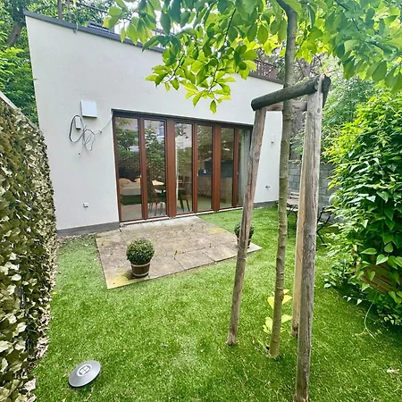 Moebliertes Mit Terrasse
