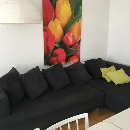 1090 Apartment *