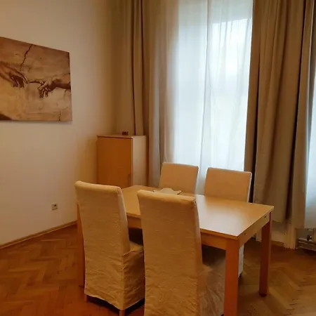 1090 Apartment *