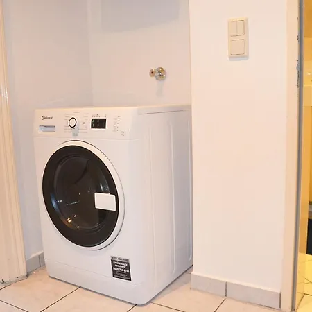 1090 Apartment *