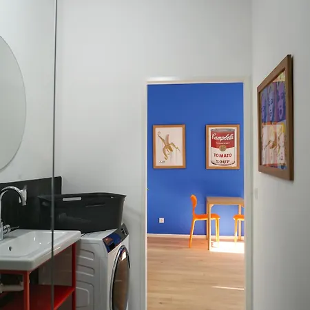 Vibrant Design - Full Kitchen - Wi-fi - 18 Mins To Centre Apartment