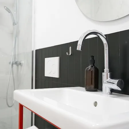 Vibrant Design - Full Kitchen - Wi-fi - 18 Mins To Centre Apartment Vienna