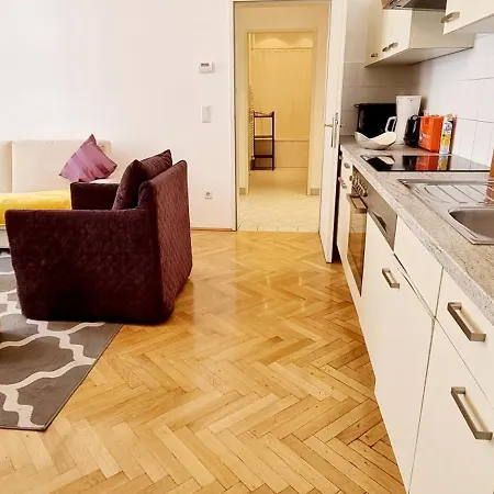 Urban Serviced Aparthotel *