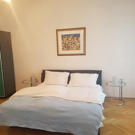 Urban Serviced Aparthotel *