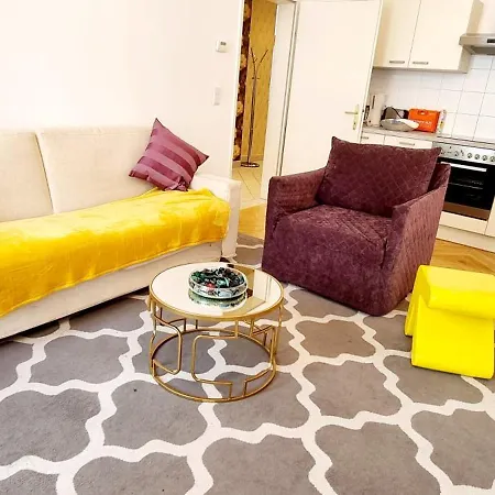 Aparthotel Urban Serviced *