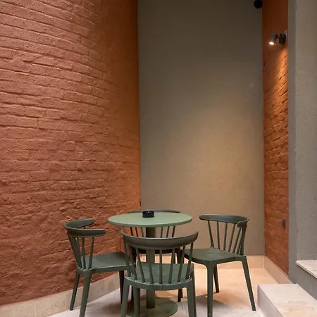 Limehome Karajangasse *