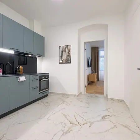 Apartment Limehome Karajangasse Vienna