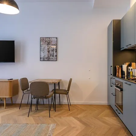 Limehome Karajangasse Apartment
