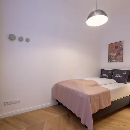 Limehome Karajangasse Apartment *